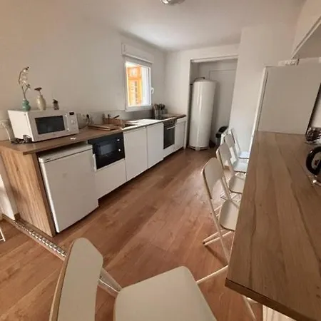 French House - Centre Hébergement de vacances